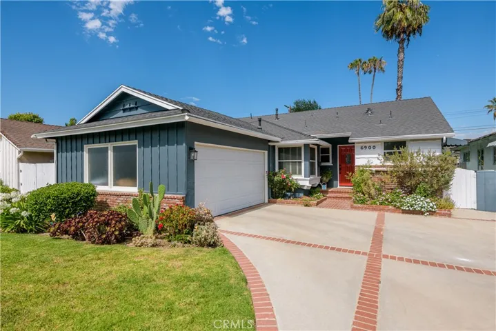 6900 Bianca, Lake Balboa, California 91406