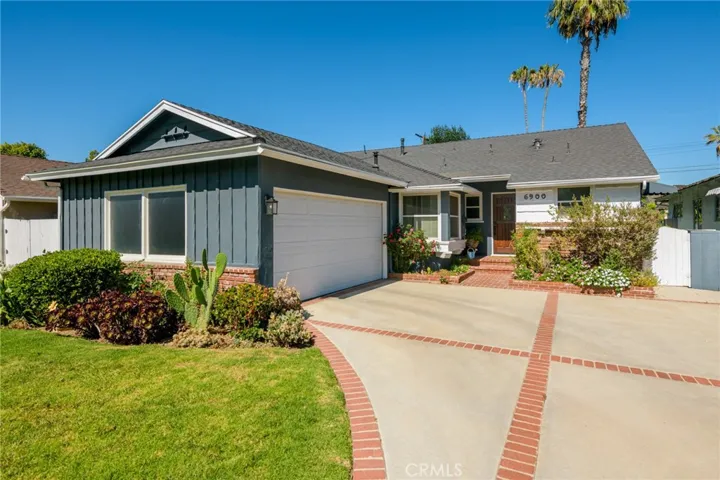 6900 Bianca, Lake Balboa, California 91406