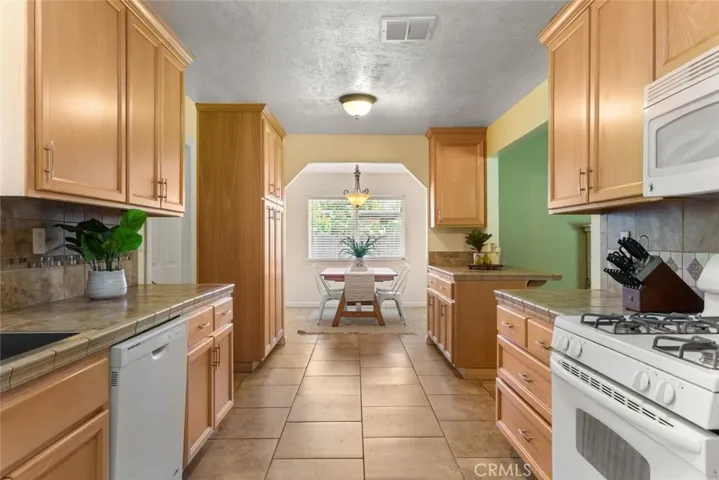 Kitchen with plenty of cabinet space