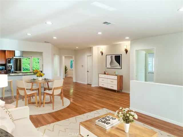 5857 Balcom Avenue, Encino, California 91316
