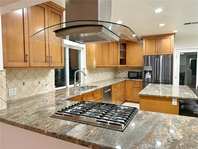 5857 Balcom Avenue, Encino, California 91316