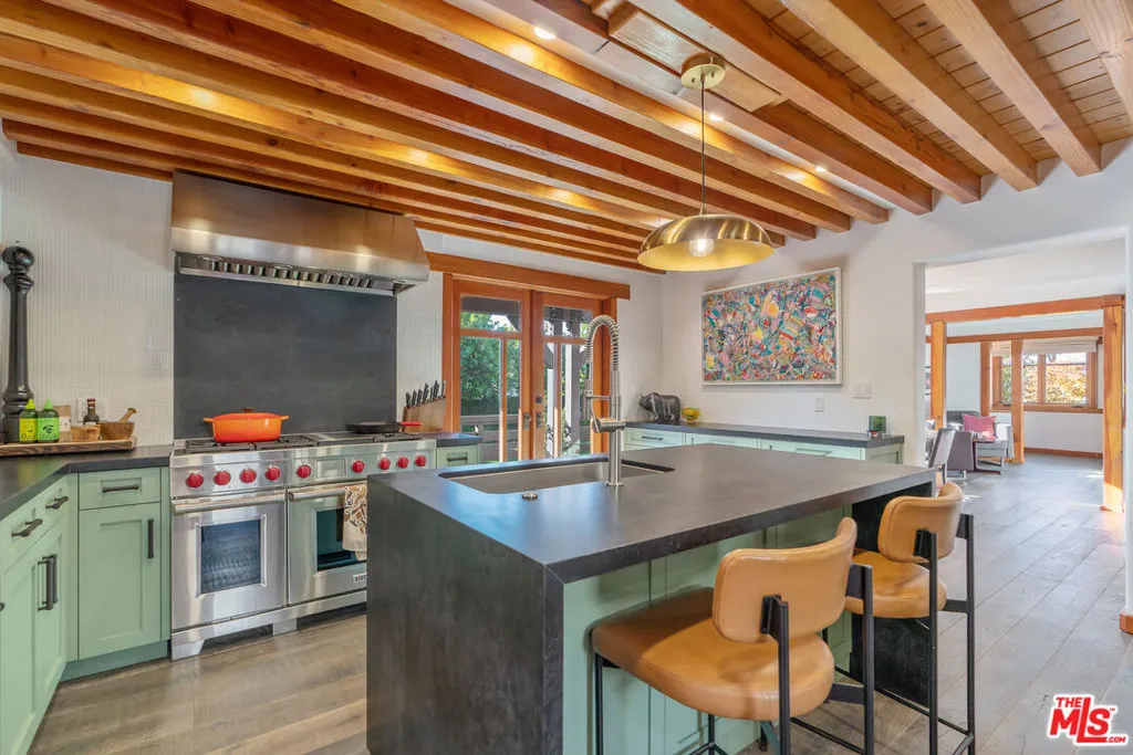 State-Of-The-Art New Kitchen