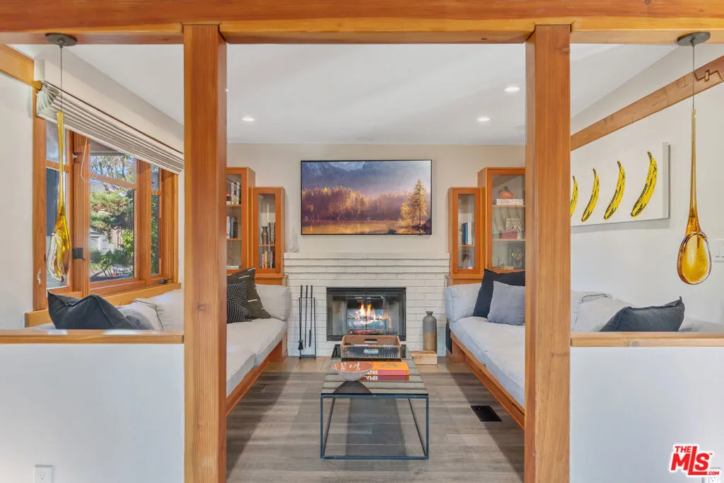 Beautiful Family Room with Woo