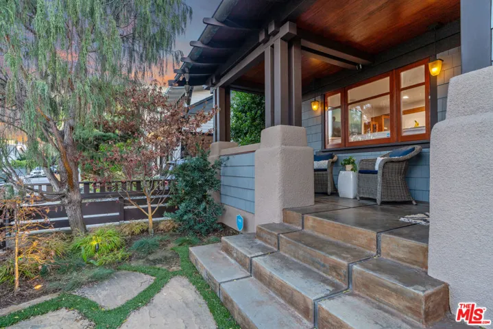706 Navy Street - Charming Fro