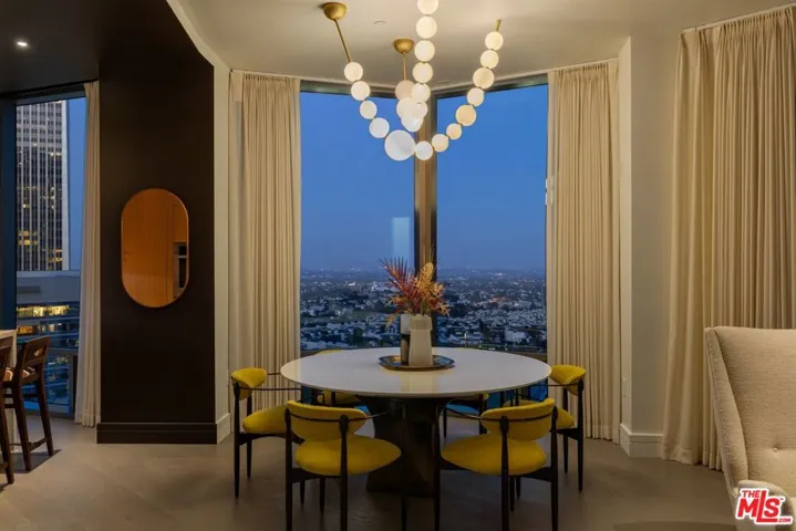211 W Elm Court 17b, Los Angeles, California 90067