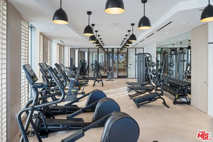 211 W Elm Court 17b, Los Angeles, California 90067