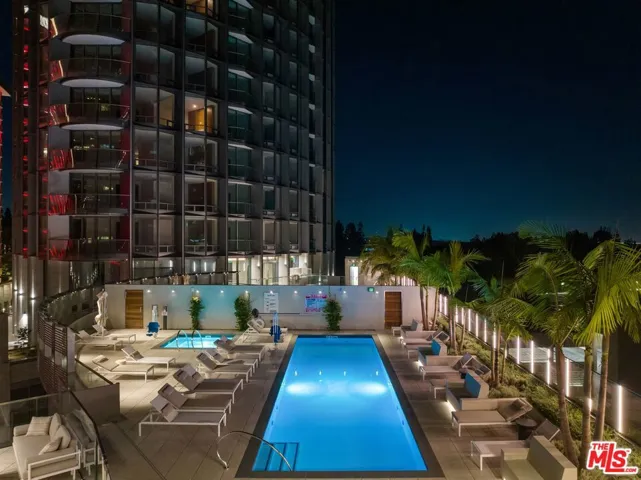 211 W Elm Court 17b, Los Angeles, California 90067