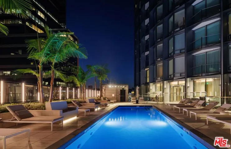 211 W Elm Court 17b, Los Angeles, California 90067