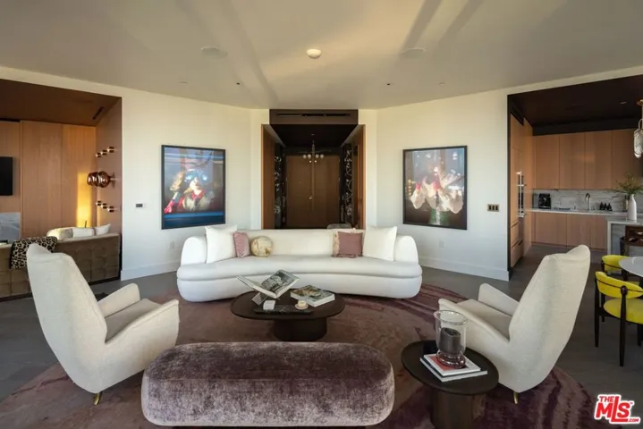 211 W Elm Court 17b, Los Angeles, California 90067