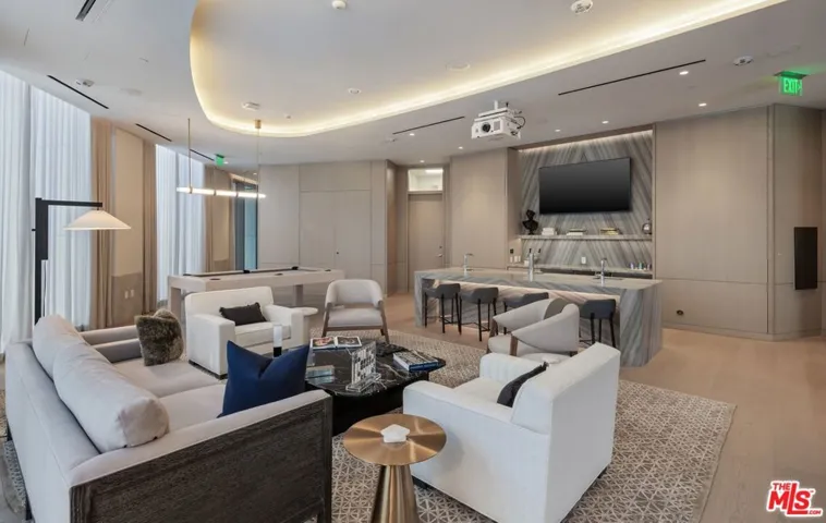 211 W Elm Court 17b, Los Angeles, California 90067