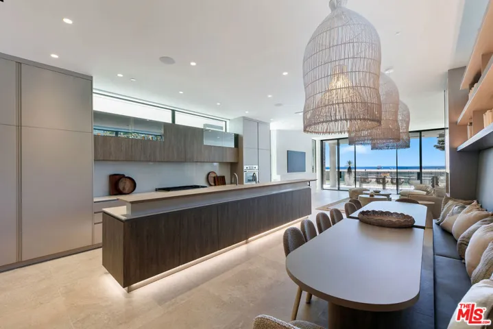 938 – 940 Palisades Beach Road, Santa Monica, California 90403