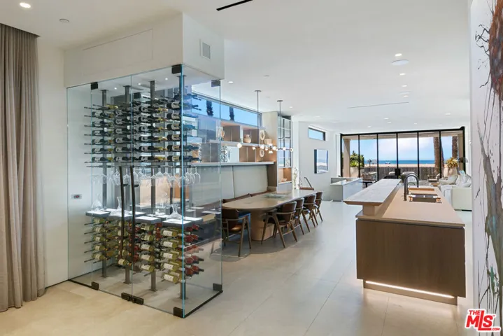 938 – 940 Palisades Beach Road, Santa Monica, California 90403