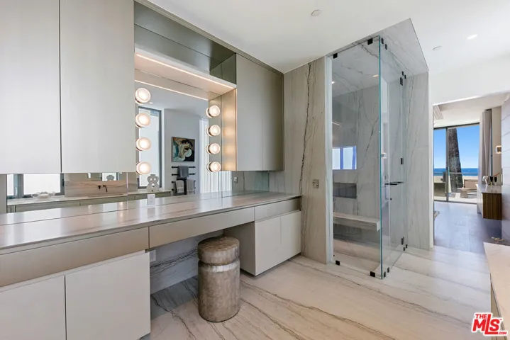 938 – 940 Palisades Beach Road, Santa Monica, California 90403