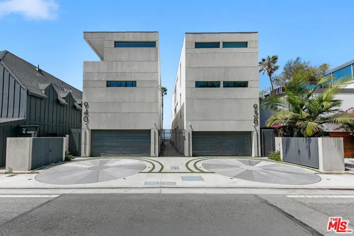 938 – 940 Palisades Beach Road, Santa Monica, California 90403