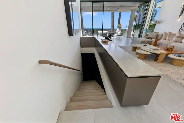 938 – 940 Palisades Beach Road, Santa Monica, California 90403