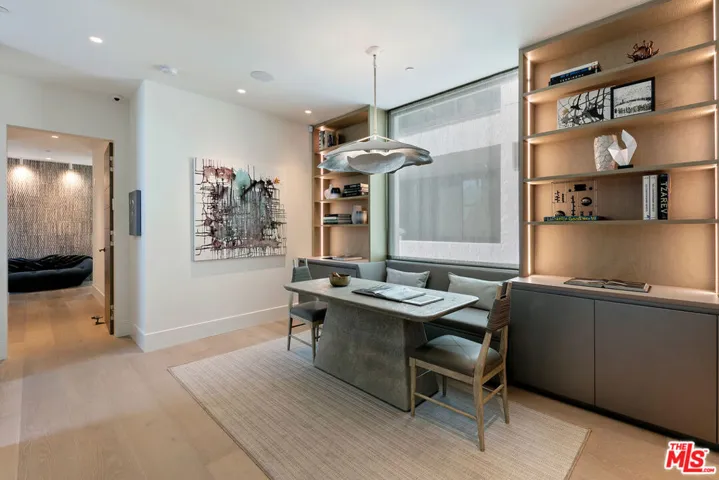 938 – 940 Palisades Beach Road, Santa Monica, California 90403