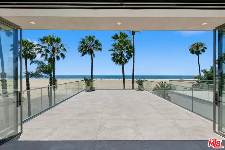 938 – 940 Palisades Beach Road, Santa Monica, California 90403