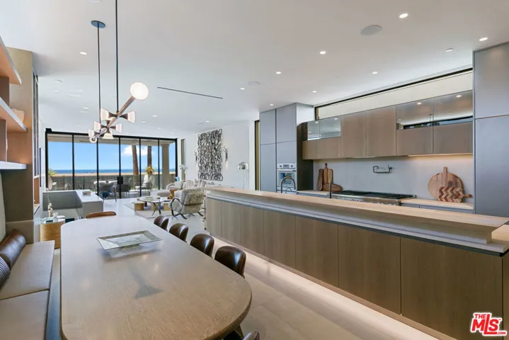 938 – 940 Palisades Beach Road, Santa Monica, California 90403