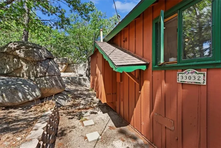 33032 Piedras Grandes, Green Valley Lake, California 92341