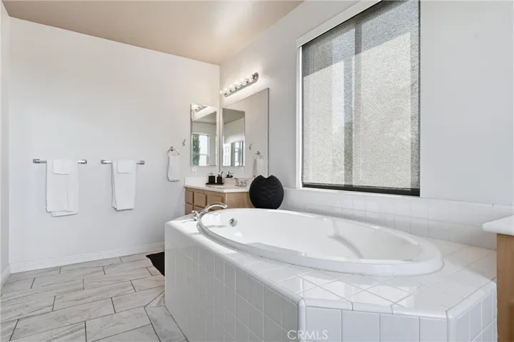 5018 Bella Collina, Oceanside, California 92056