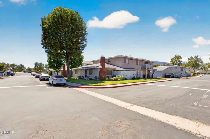 30-web-or-mls-Upmarket Media-646Riv088