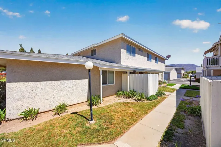 2-web-or-mls-Upmarket Media-646Riv004
