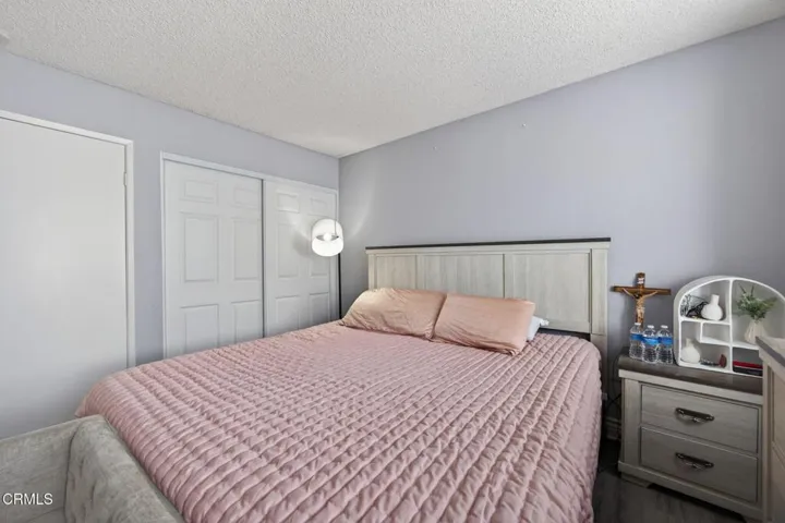 16-web-or-mls-Upmarket Media-646Riv058