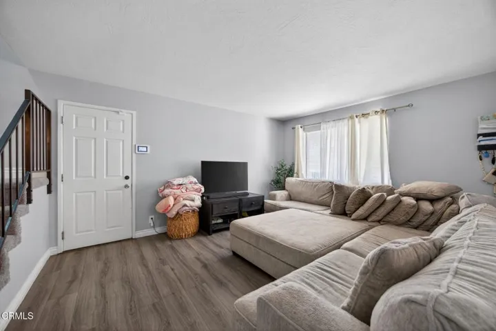5-web-or-mls-Upmarket Media-646Riv025