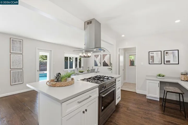 7 El Corte, Orinda, California 94563
