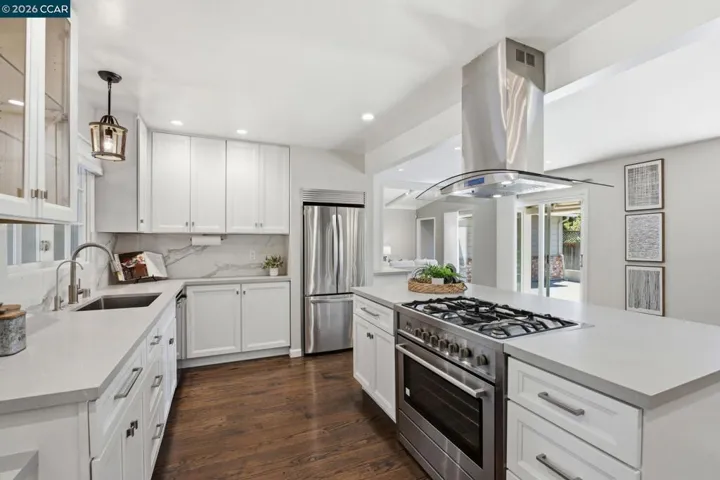 7 El Corte, Orinda, California 94563