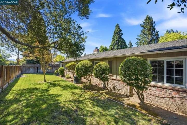 7 El Corte, Orinda, California 94563