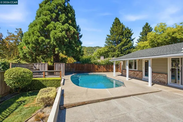 7 El Corte, Orinda, California 94563