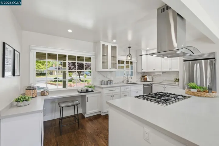7 El Corte, Orinda, California 94563