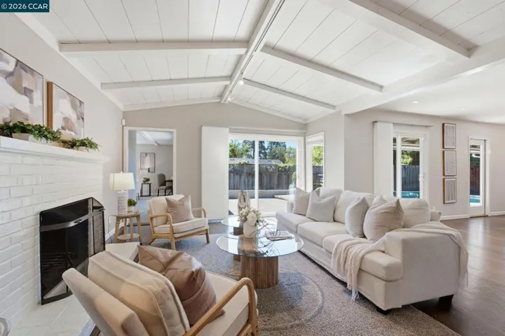 7 El Corte, Orinda, California 94563