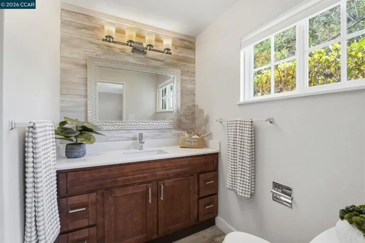7 El Corte, Orinda, California 94563