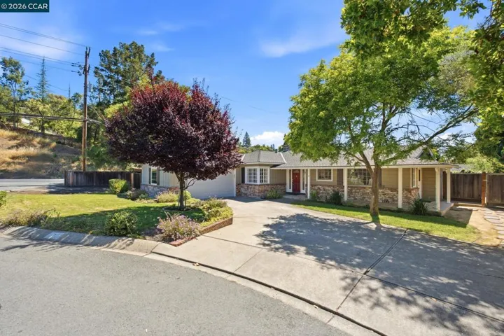 7 El Corte, Orinda, California 94563