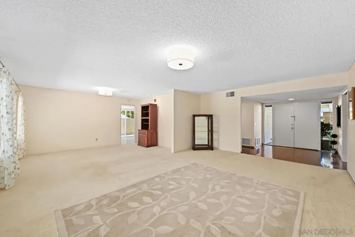 17506 Plaza Karena, San Diego, California 92128