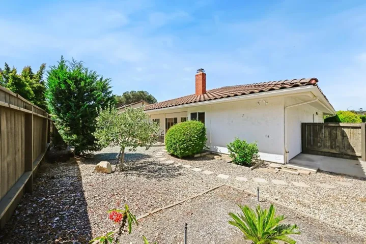 17506 Plaza Karena, San Diego, California 92128