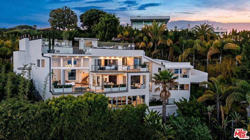 9270 Kinglet Drive, West Hollywood, California 90069