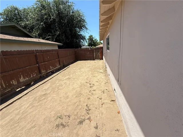 2081 E Stockham, Tulare, California 93274