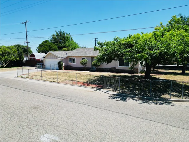 2081 E Stockham, Tulare, California 93274