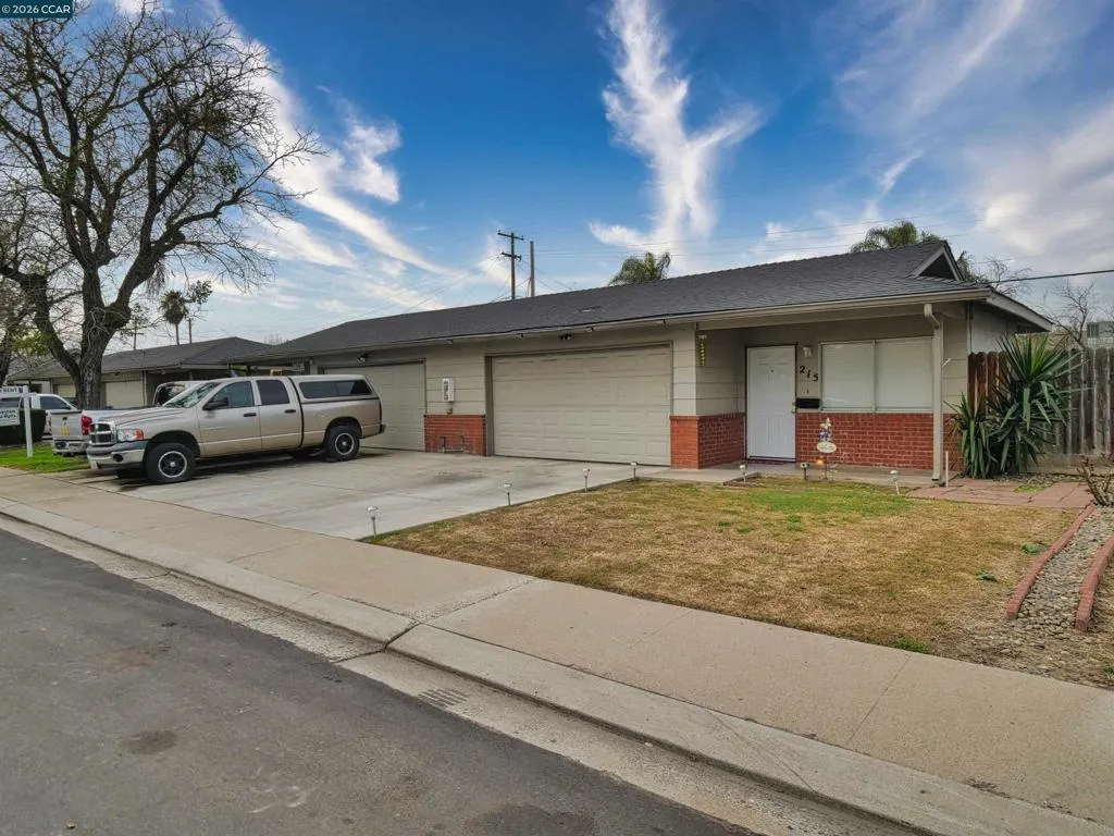 213 Kingston Lane