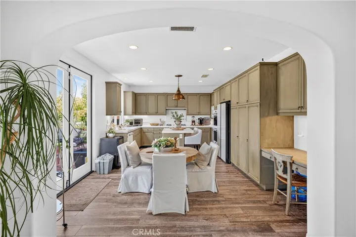 27034 Island, Valencia, California 91355
