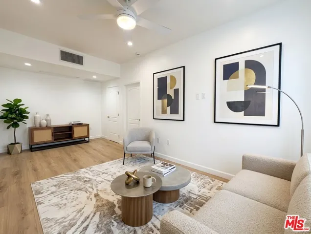 816 1/2 N Mccadden Place, Los Angeles, California 90038