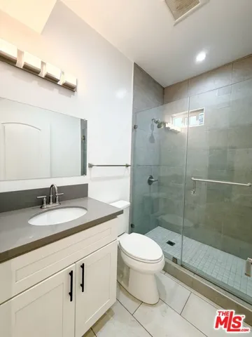 816 1/2 N Mccadden Place, Los Angeles, California 90038