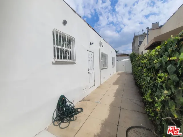 816 1/2 N Mccadden Place, Los Angeles, California 90038