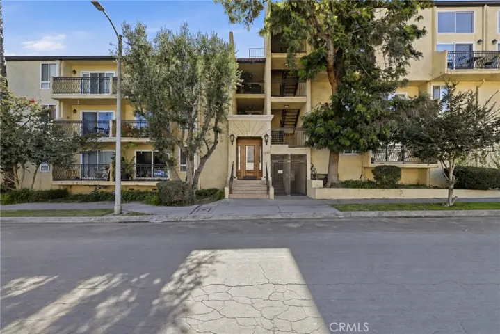 5257 Radford Avenue 212, Valley Village, California 91607