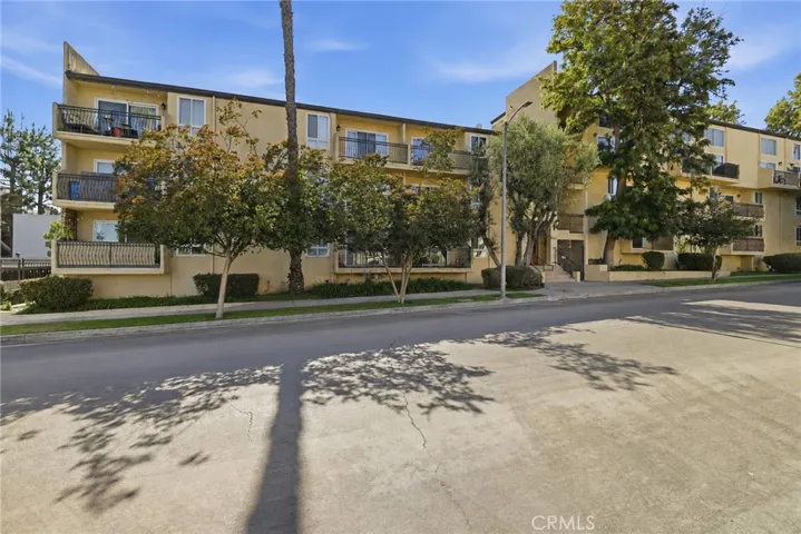 5257 Radford Avenue 212, Valley Village, California 91607