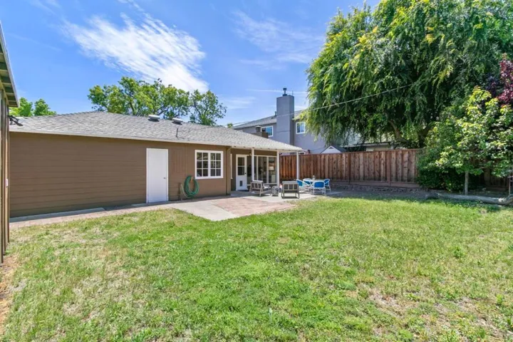 2766 Massachusetts Avenue, Redwood City, California 94061