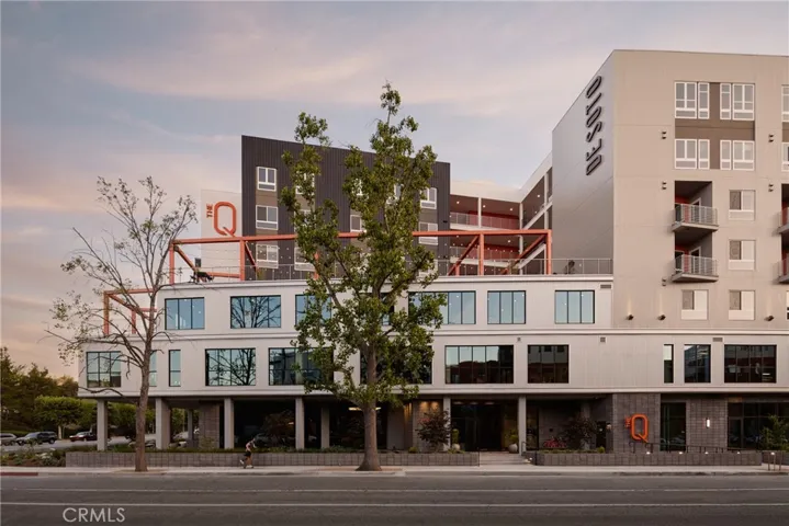 21010 Erwin Street 521, Woodland Hills, California 91367